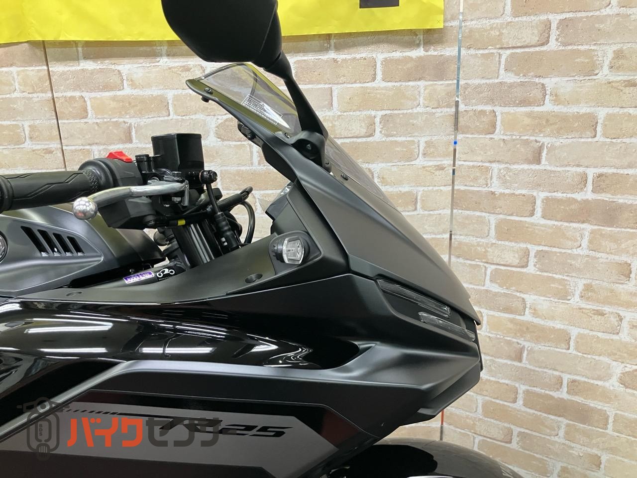 ＹＺＦ－Ｒ２５　ＡＢＳ　新型　ＬＥＤヘッドライト　倒立フォーク　セパレートハンドル_10