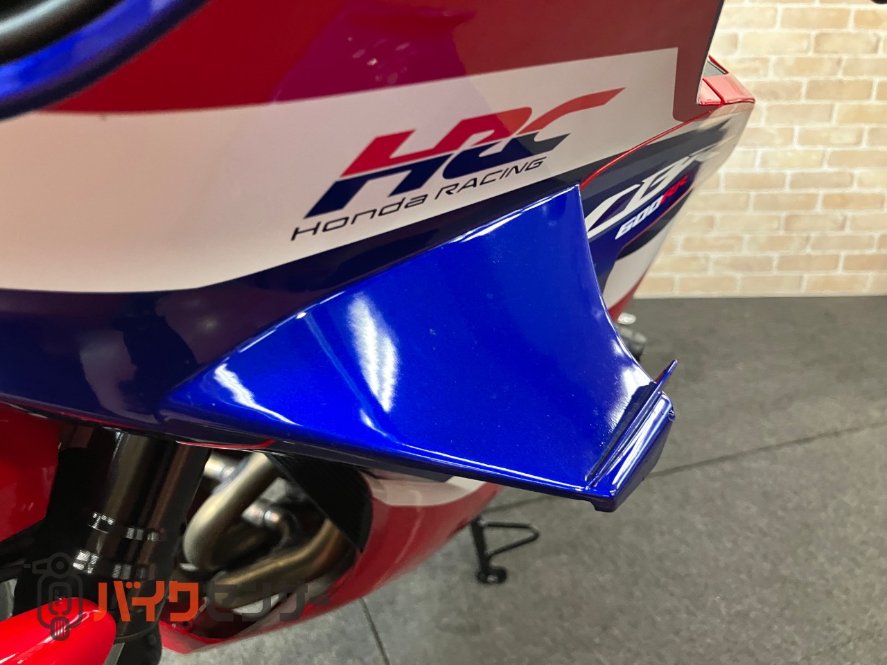 CBR600RR　ベビーフェイススライダー　クイックシフター　マルチバー　タンクパッド_6