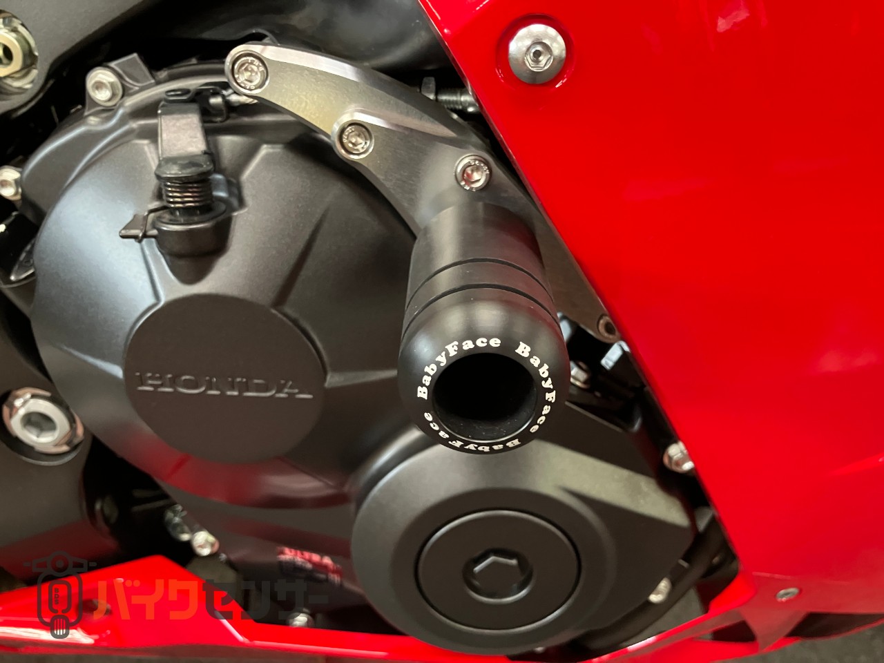 CBR600RR　ベビーフェイススライダー　クイックシフター　マルチバー　タンクパッド_18