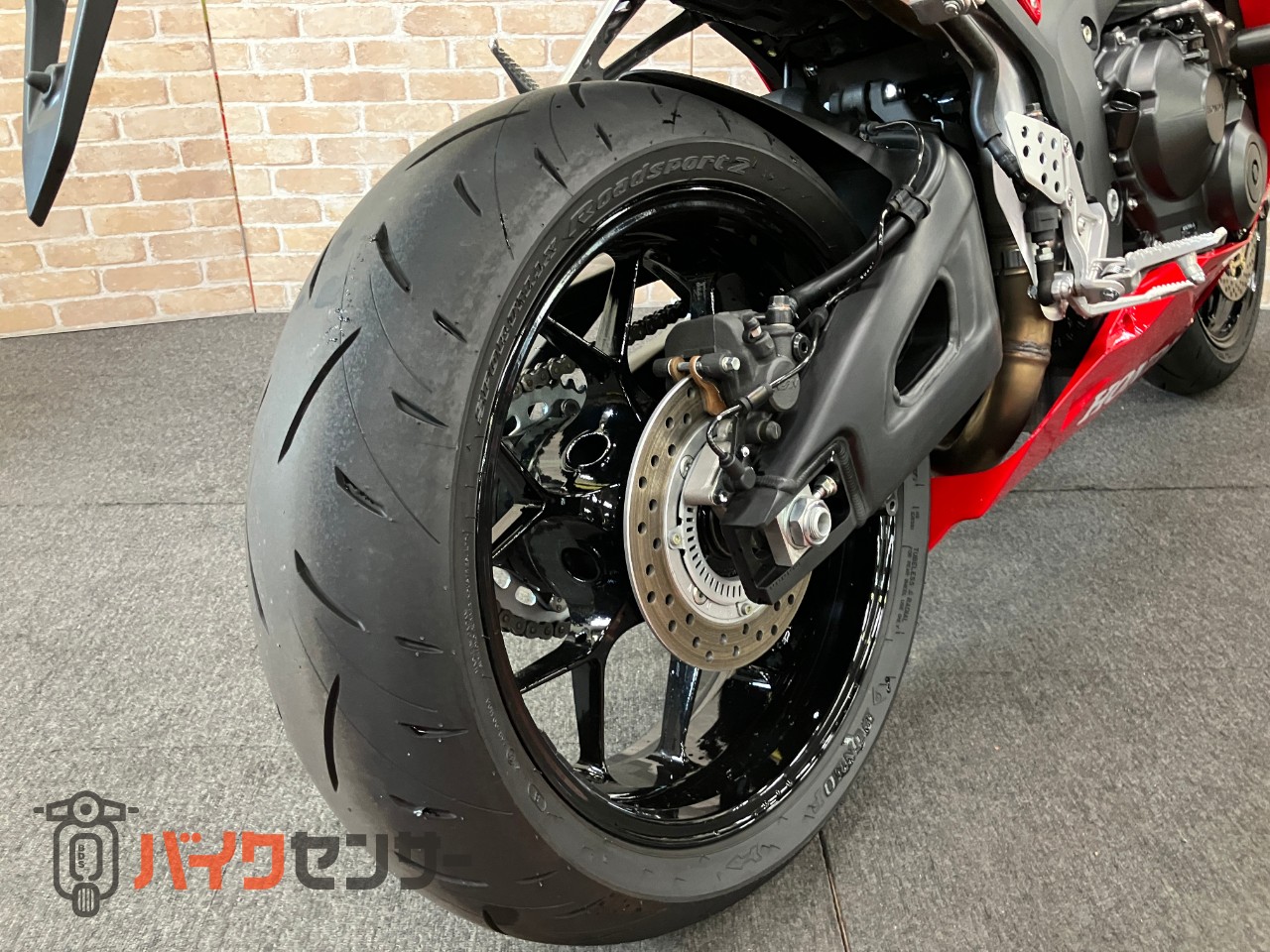 CBR600RR　ベビーフェイススライダー　クイックシフター　マルチバー　タンクパッド_20