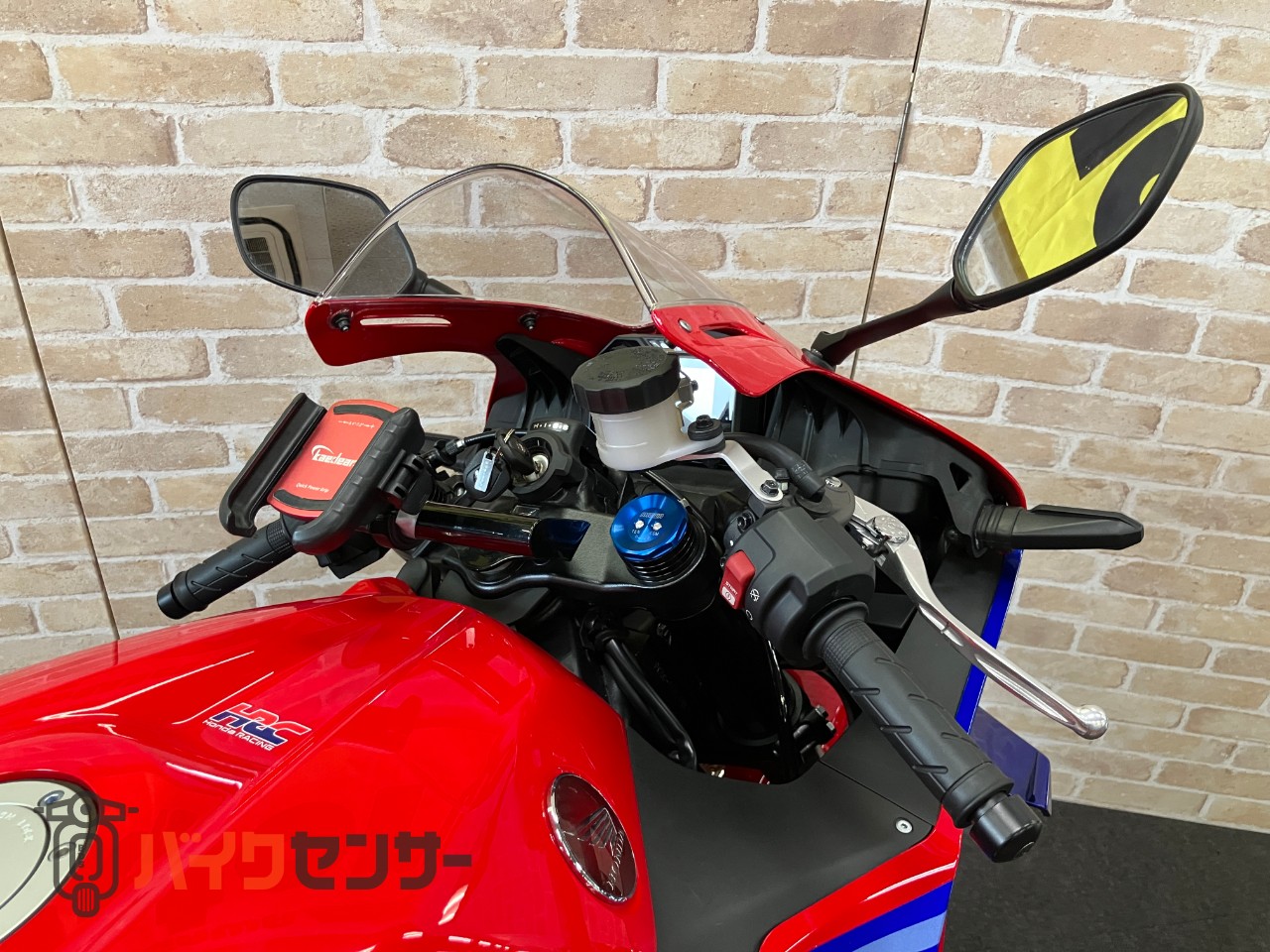 CBR600RR　ベビーフェイススライダー　クイックシフター　マルチバー　タンクパッド_22