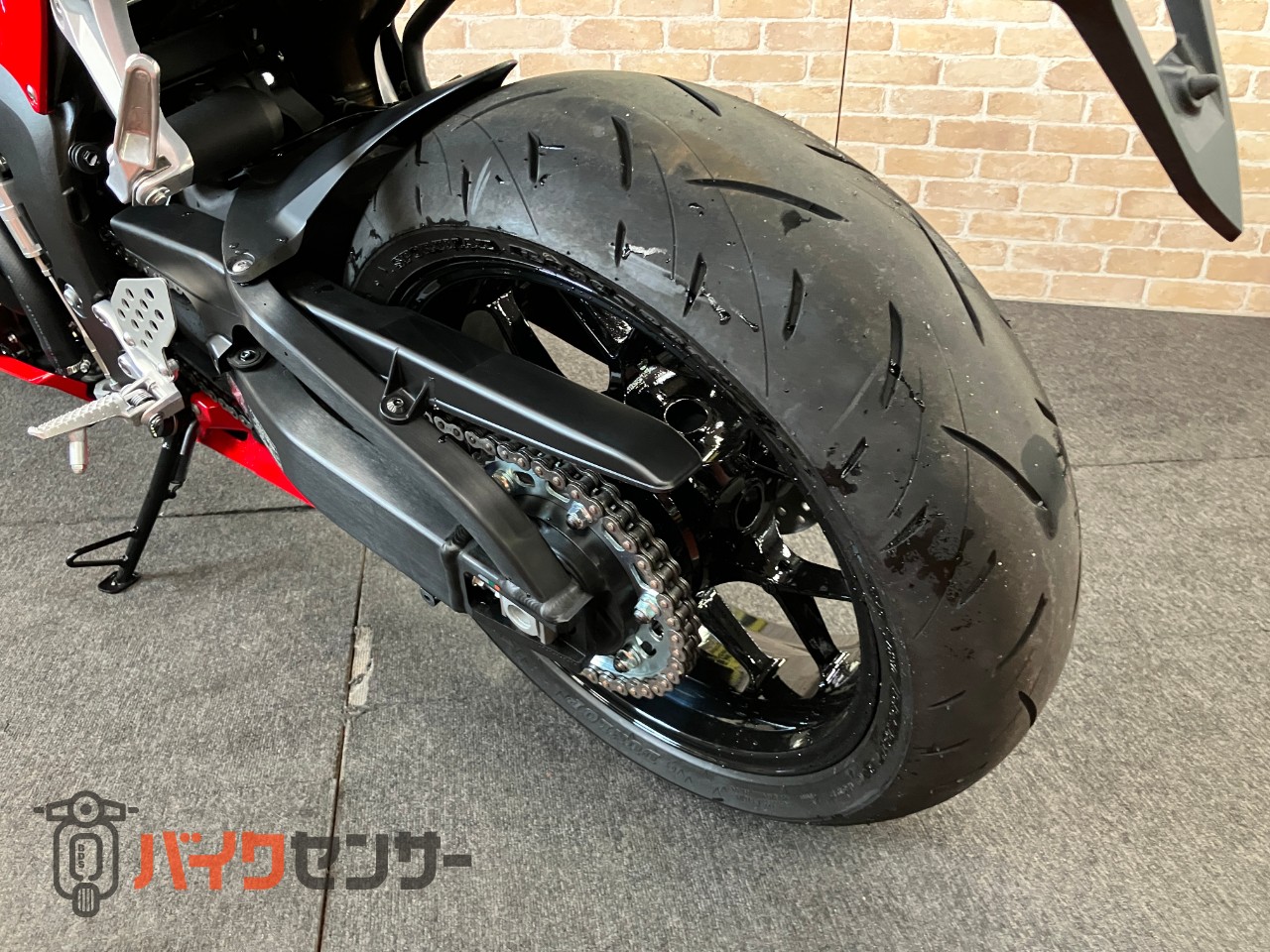 CBR600RR　ベビーフェイススライダー　クイックシフター　マルチバー　タンクパッド_25