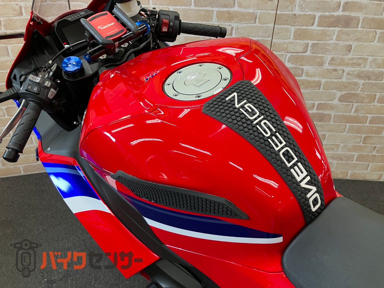 CBR600RR　ベビーフェイススライダー　クイックシフター　マルチバー　タンクパッド_26