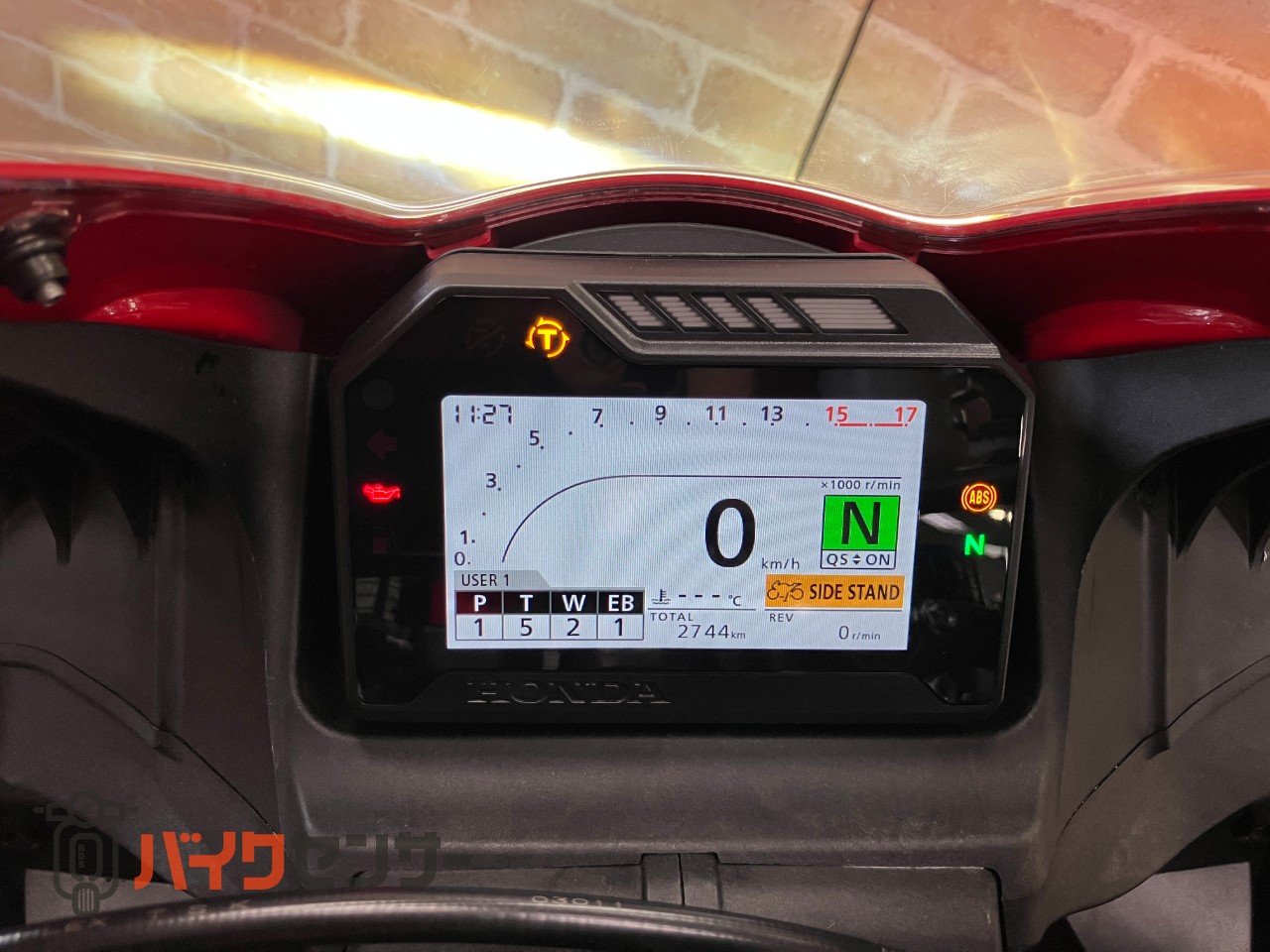 CBR600RR　ベビーフェイススライダー　クイックシフター　マルチバー　タンクパッド_27