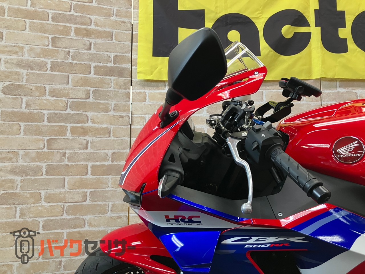 CBR600RR　ベビーフェイススライダー　クイックシフター　マルチバー　タンクパッド_29