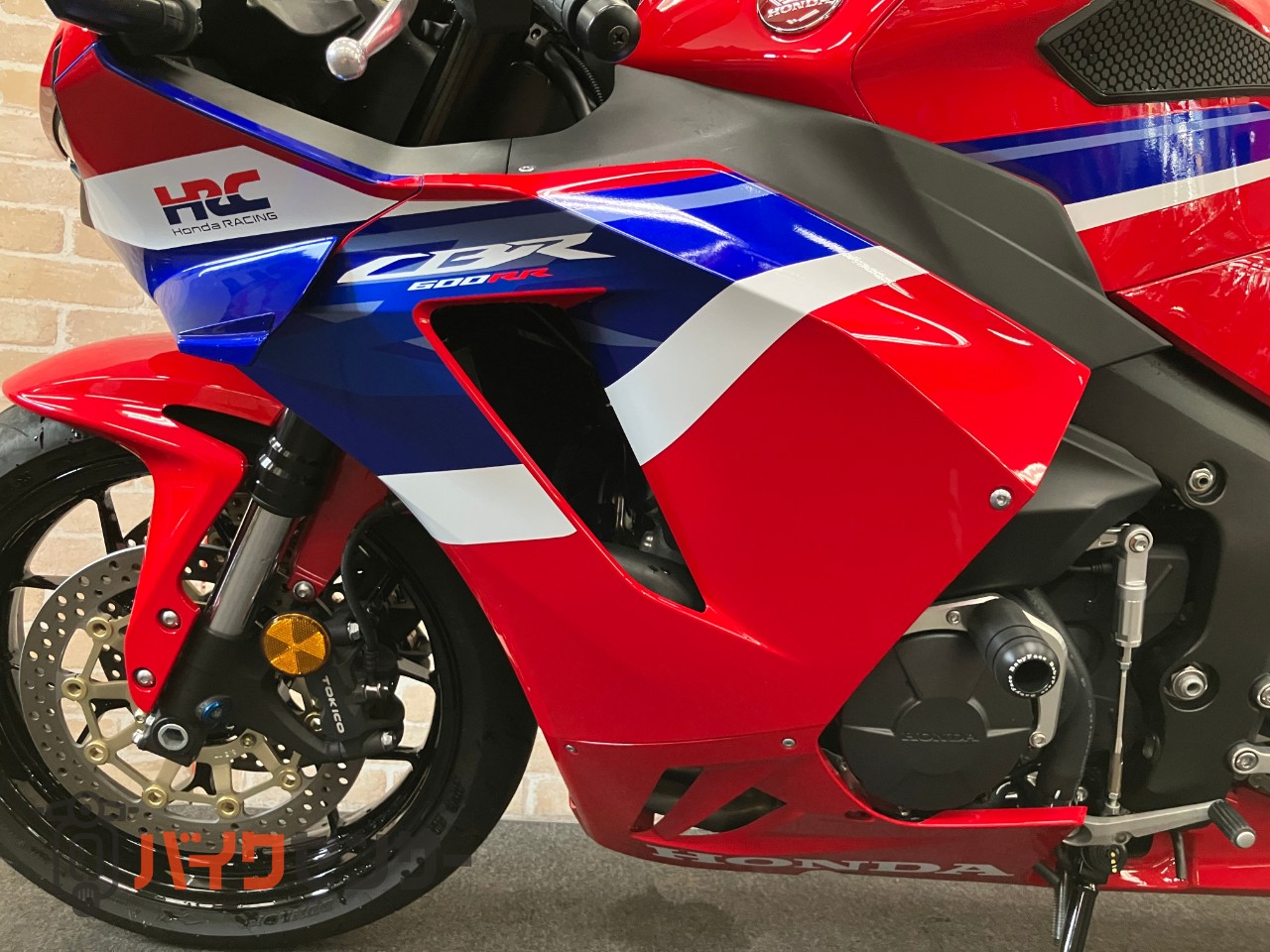 CBR600RR　ベビーフェイススライダー　クイックシフター　マルチバー　タンクパッド_31