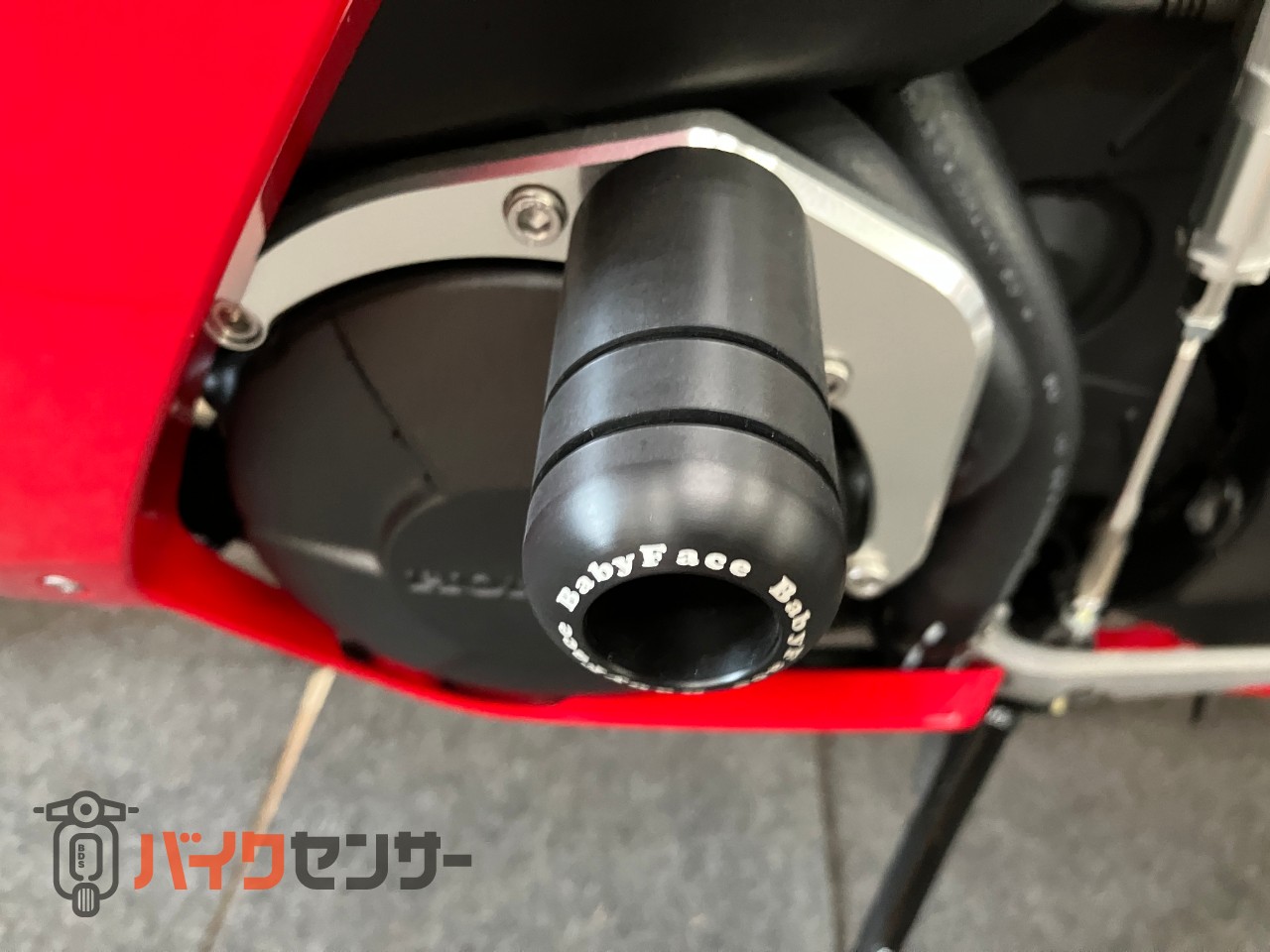 CBR600RR　ベビーフェイススライダー　クイックシフター　マルチバー　タンクパッド_35