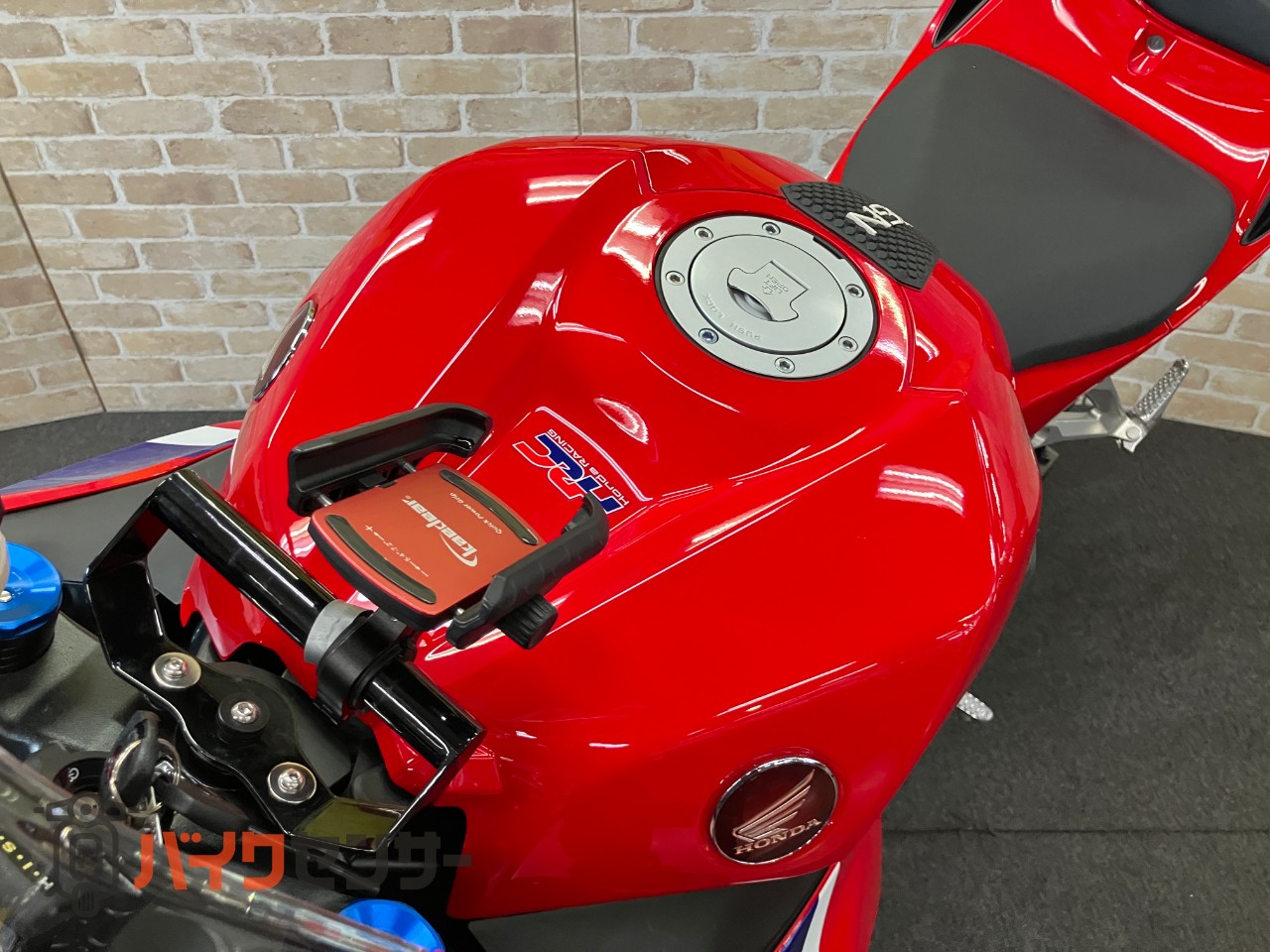 CBR600RR　ベビーフェイススライダー　クイックシフター　マルチバー　タンクパッド_39