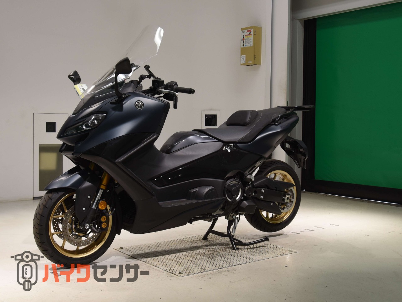T-MAX560 TECH MAX OVERフルエキ　プーチスクリーン　リアキャリア　ETC_3