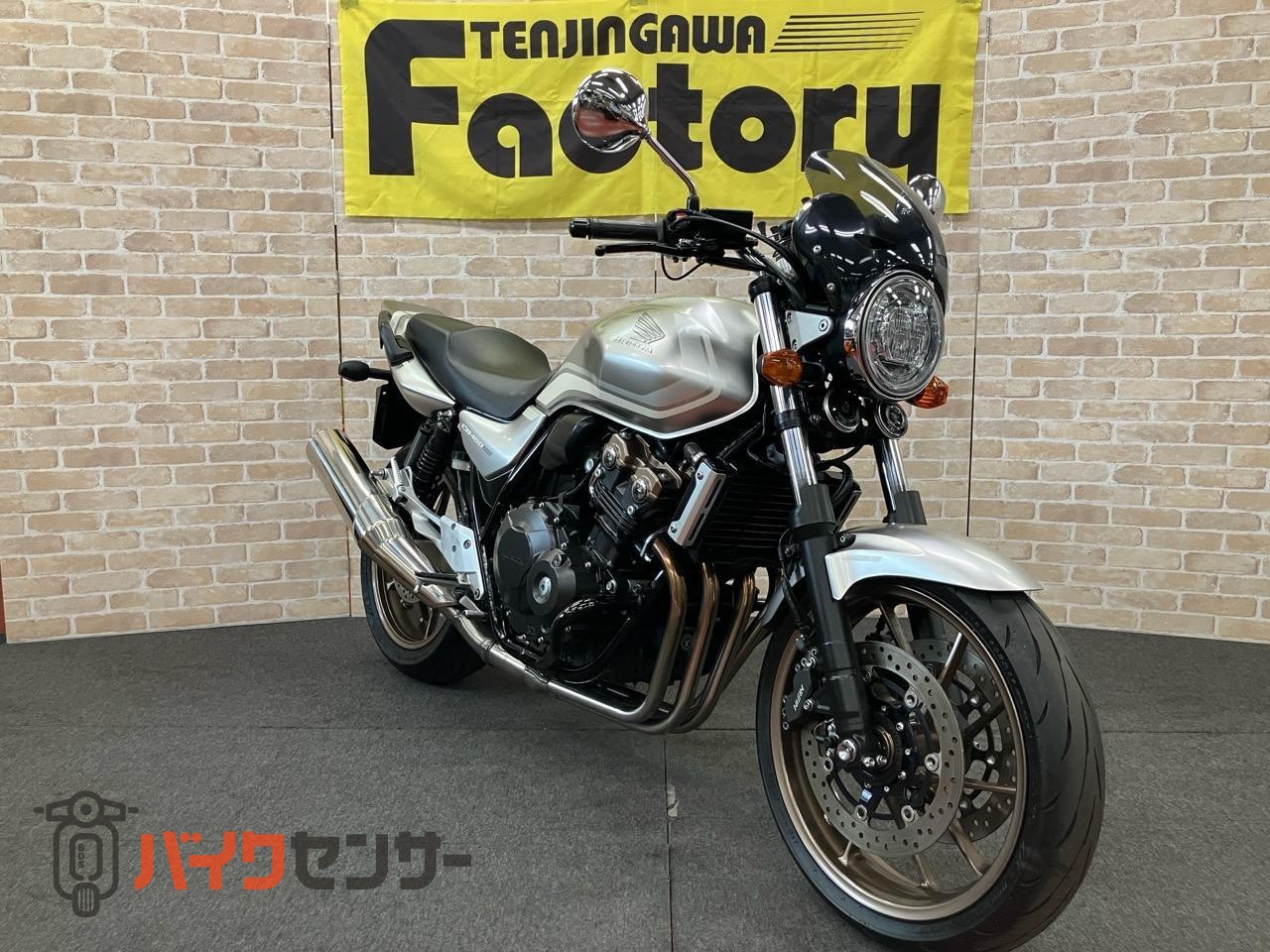 CB400 SUPER FOUR VTEC REVO　受注期間限定生産モデル　エンジンガード　メーターバイザー　グリップヒーター_0