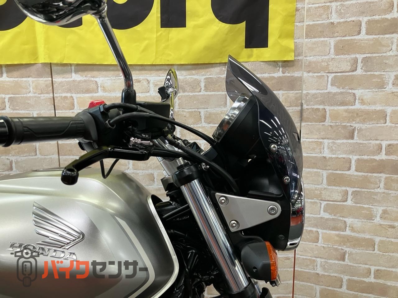 CB400 SUPER FOUR VTEC REVO　受注期間限定生産モデル　エンジンガード　メーターバイザー　グリップヒーター_17