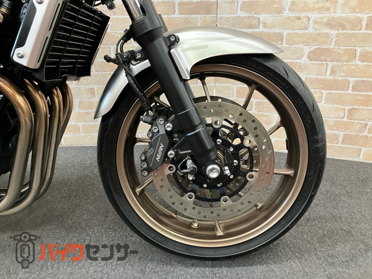 CB400 SUPER FOUR VTEC REVO　受注期間限定生産モデル　エンジンガード　メーターバイザー　グリップヒーター_18