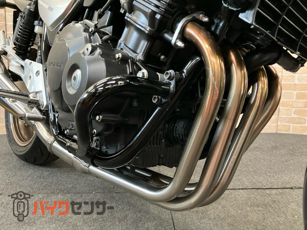 CB400 SUPER FOUR VTEC REVO　受注期間限定生産モデル　エンジンガード　メーターバイザー　グリップヒーター_21