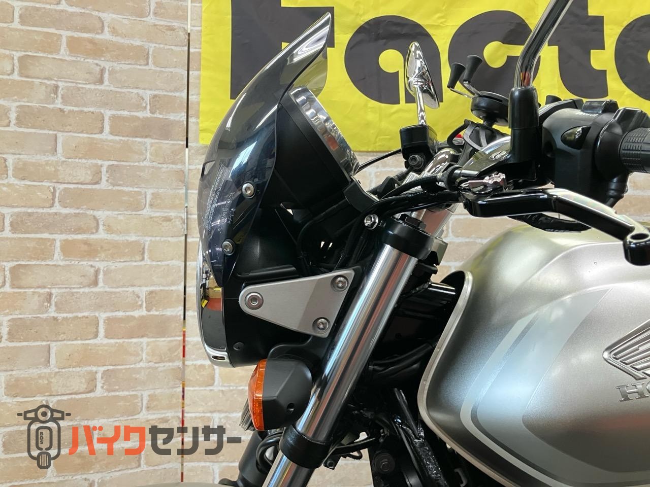 CB400 SUPER FOUR VTEC REVO　受注期間限定生産モデル　エンジンガード　メーターバイザー　グリップヒーター_38