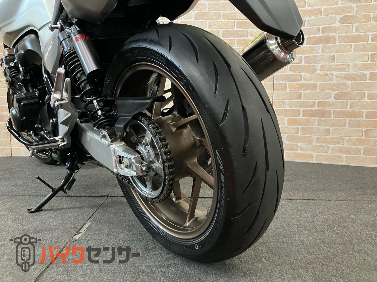 CB400 SUPER FOUR VTEC REVO　受注期間限定生産モデル　エンジンガード　メーターバイザー　グリップヒーター_45