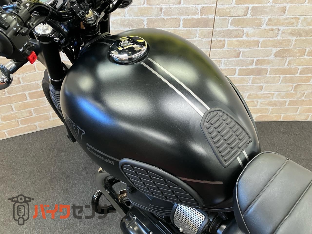 W800 ストリート　エンジンガード　クリアウインカー　クリアテール　サイドバックサポート　ハンドル　レバー等カスタム_26