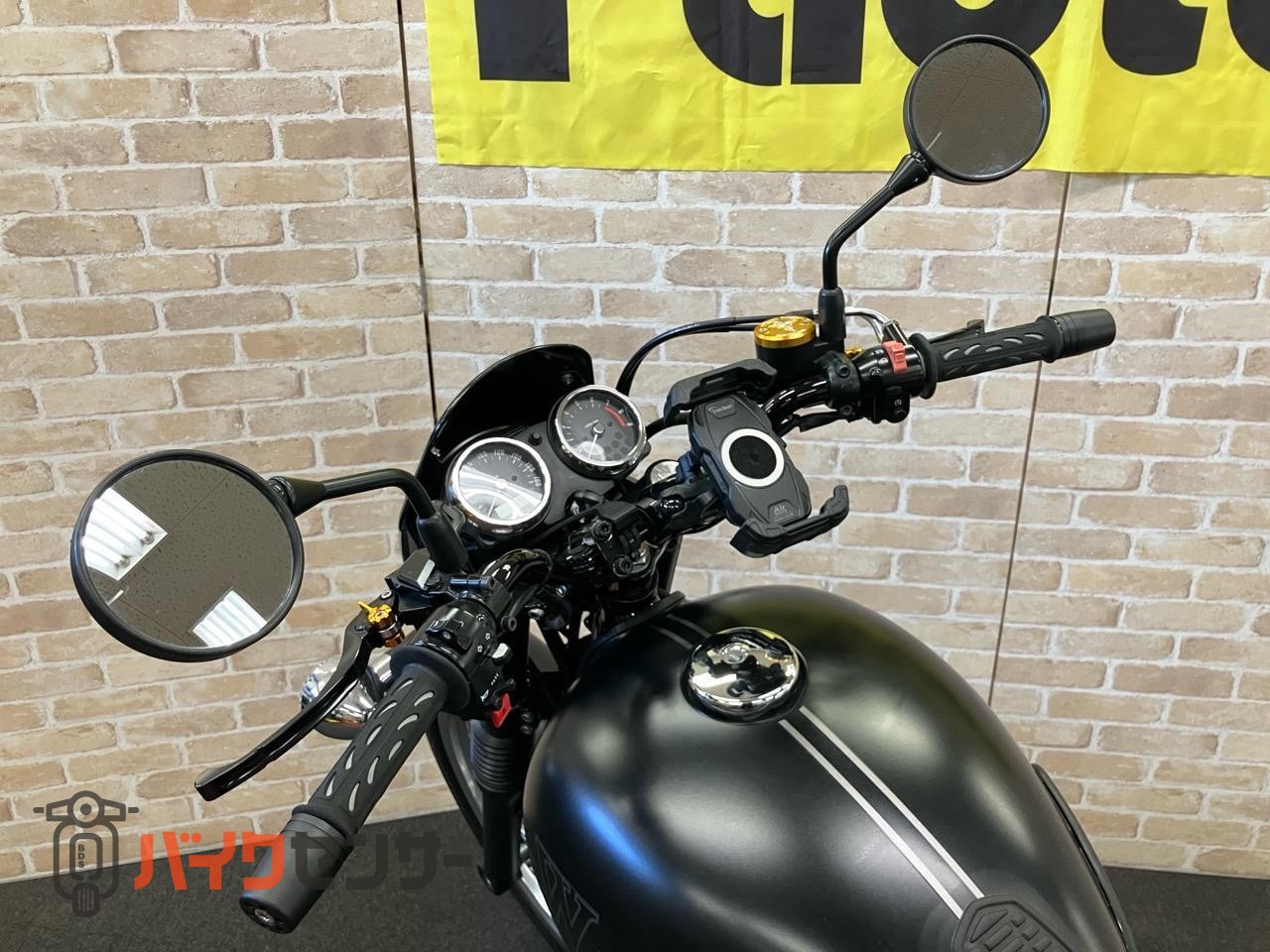 W800 ストリート　エンジンガード　クリアウインカー　クリアテール　サイドバックサポート　ハンドル　レバー等カスタム_32