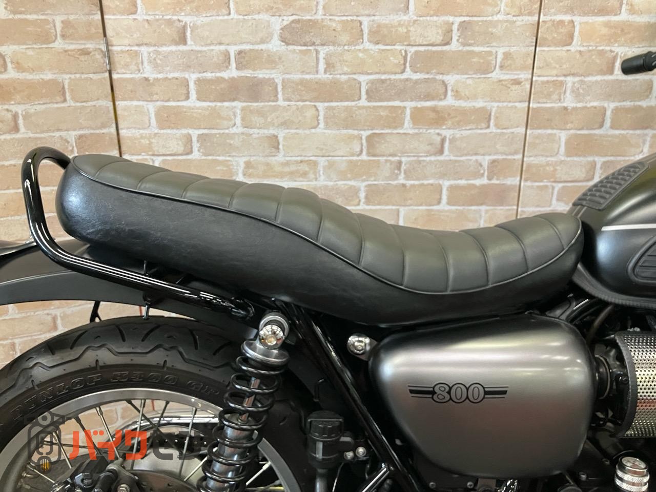 W800 ストリート　エンジンガード　クリアウインカー　クリアテール　サイドバックサポート　ハンドル　レバー等カスタム_39