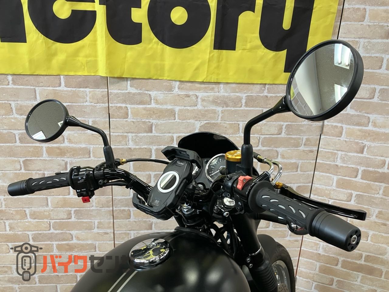 W800 ストリート　エンジンガード　クリアウインカー　クリアテール　サイドバックサポート　ハンドル　レバー等カスタム_47