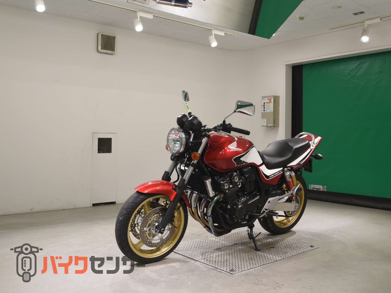CB400 SUPER FOUR VTEC REVO インジェクションモデル　ヨシムラチタンフルエキゾースト　社外リアサス_3