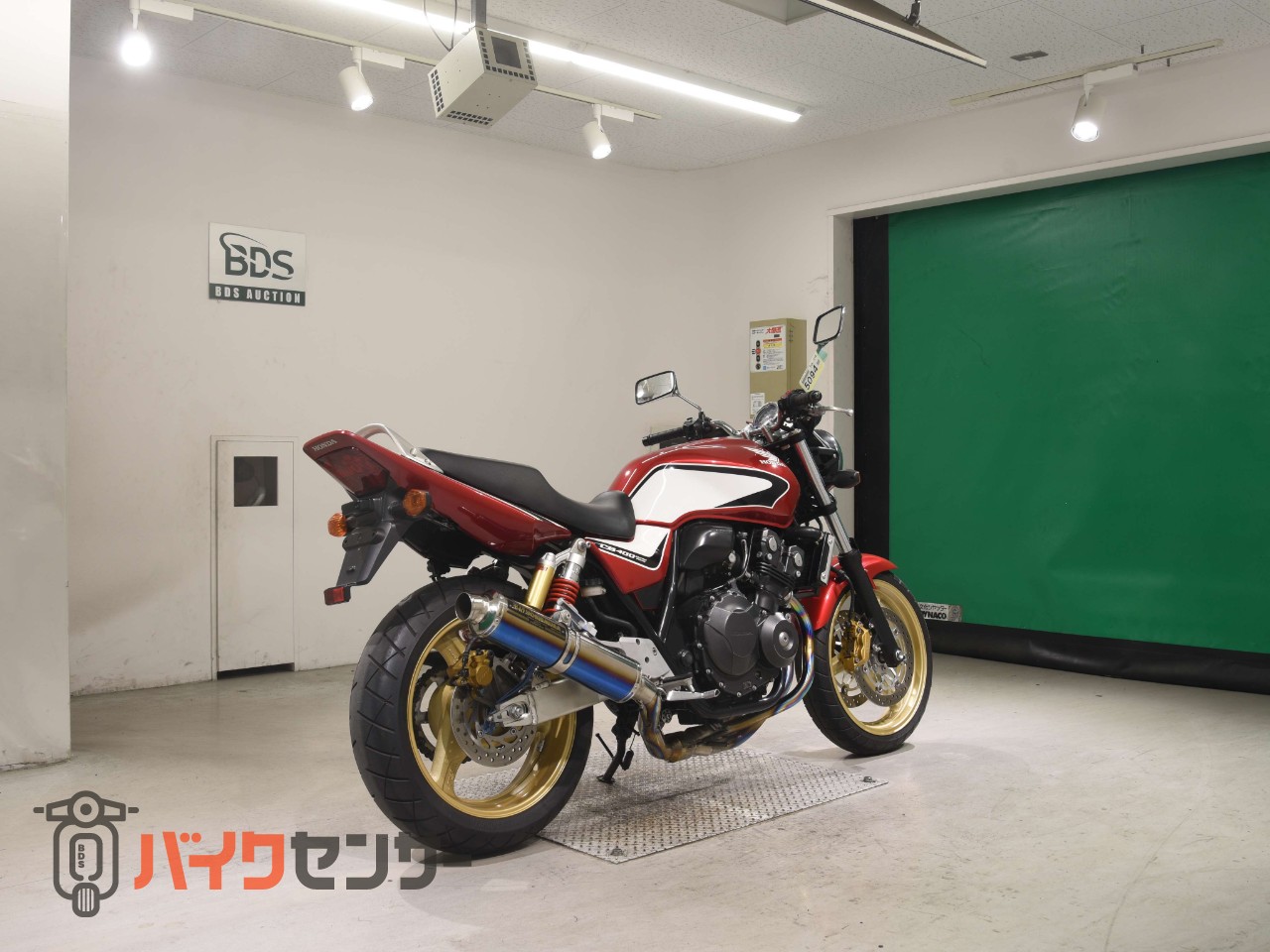 CB400 SUPER FOUR VTEC REVO インジェクションモデル　ヨシムラチタンフルエキゾースト　社外リアサス_4