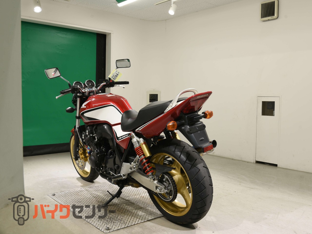 CB400 SUPER FOUR VTEC REVO インジェクションモデル　ヨシムラチタンフルエキゾースト　社外リアサス_5