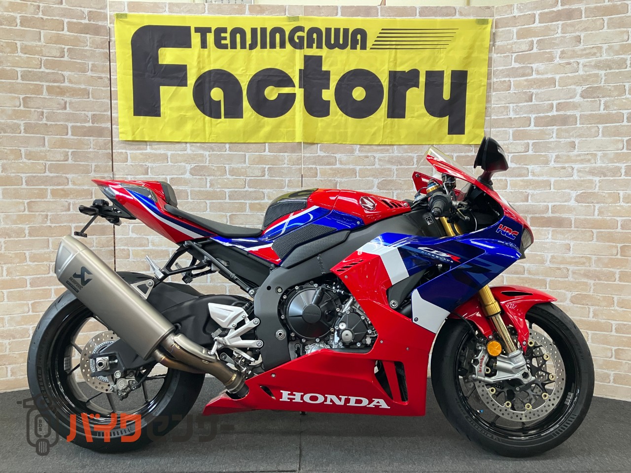 CBR1000RR-R　SP　 カーボンタンクカバー　シングルシート　フェンダーレス　アラーム_0