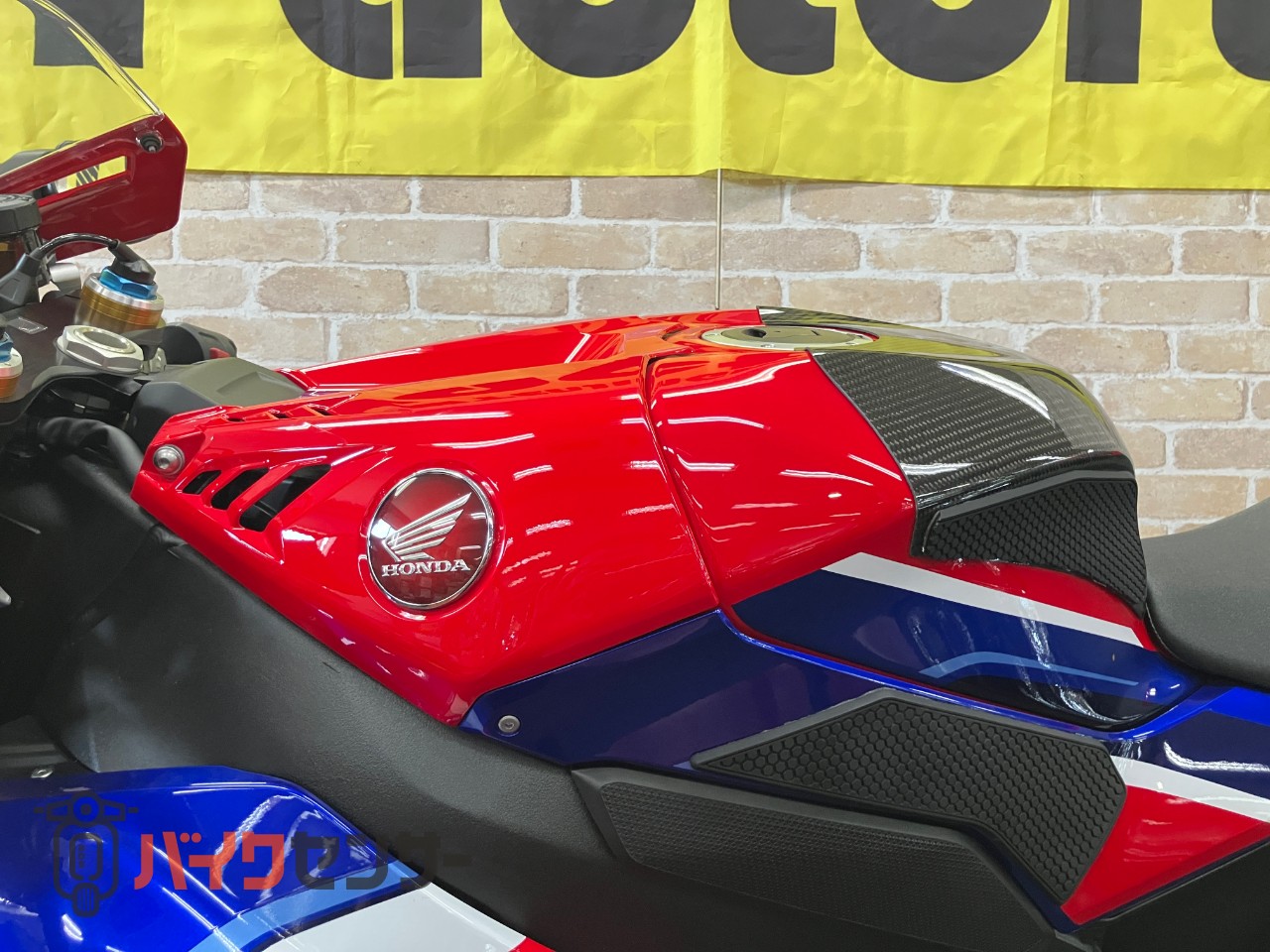 CBR1000RR-R　SP　 カーボンタンクカバー　シングルシート　フェンダーレス　アラーム_20