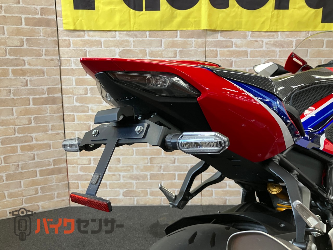 CBR1000RR-R　SP　 カーボンタンクカバー　シングルシート　フェンダーレス　アラーム_45