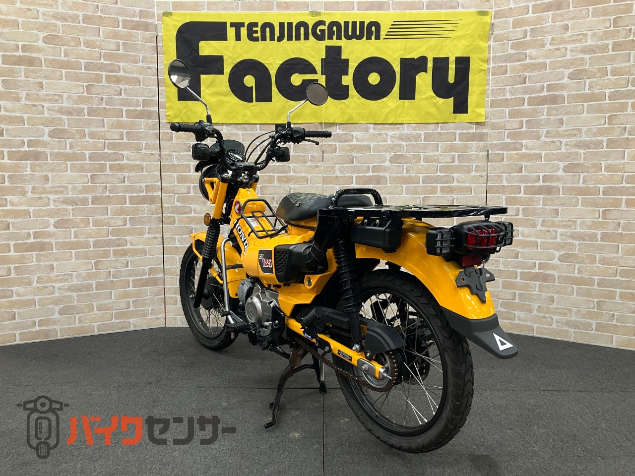 CT125ハンターカブ モリワキマフラー　メーターバイザー　センターキャリア_3