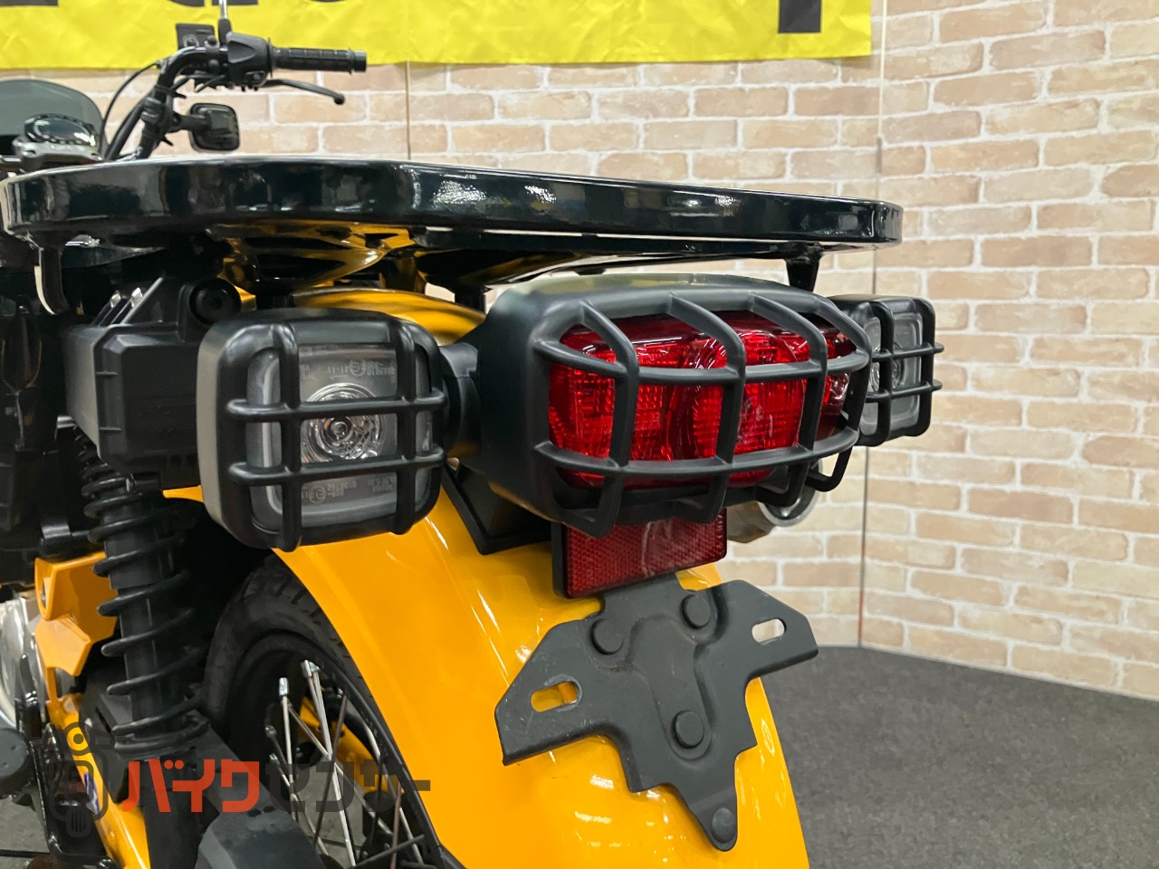 CT125ハンターカブ モリワキマフラー　メーターバイザー　センターキャリア_14