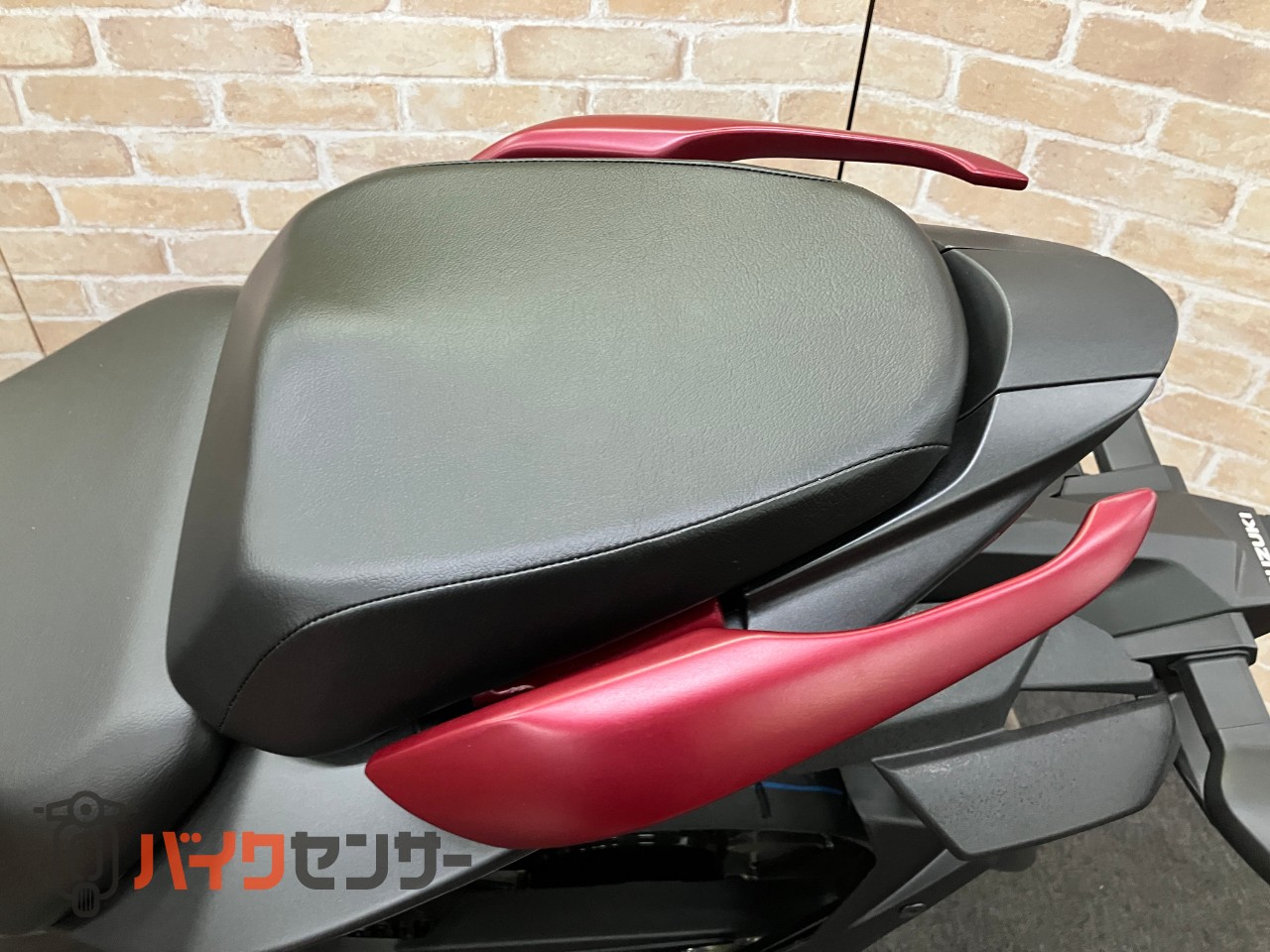 GIXXER250 2025年モデル　ＬＥＤヘッドライト　油冷シングルエンジン_11