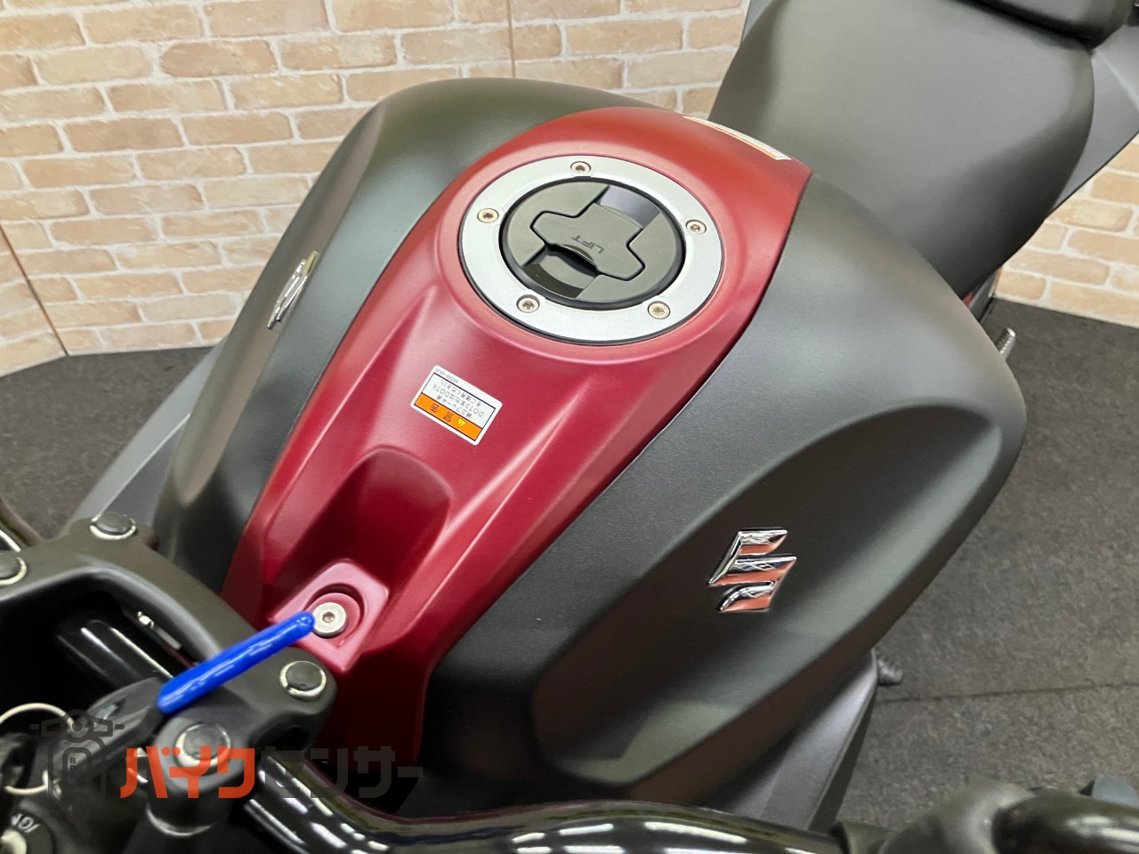 GIXXER250 2025年モデル　ＬＥＤヘッドライト　油冷シングルエンジン_15