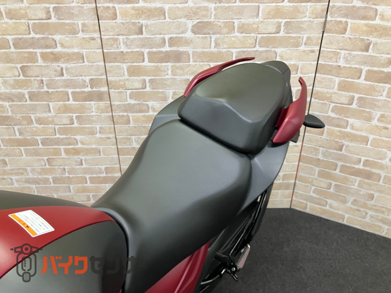 GIXXER250 2025年モデル　ＬＥＤヘッドライト　油冷シングルエンジン_16