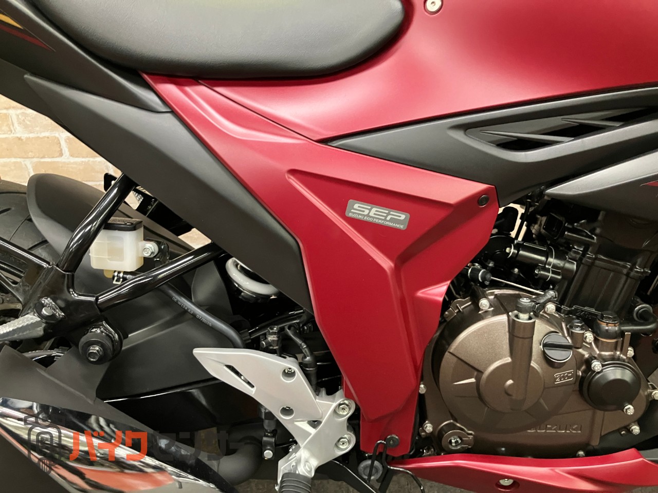 GIXXER250 2025年モデル　ＬＥＤヘッドライト　油冷シングルエンジン_24