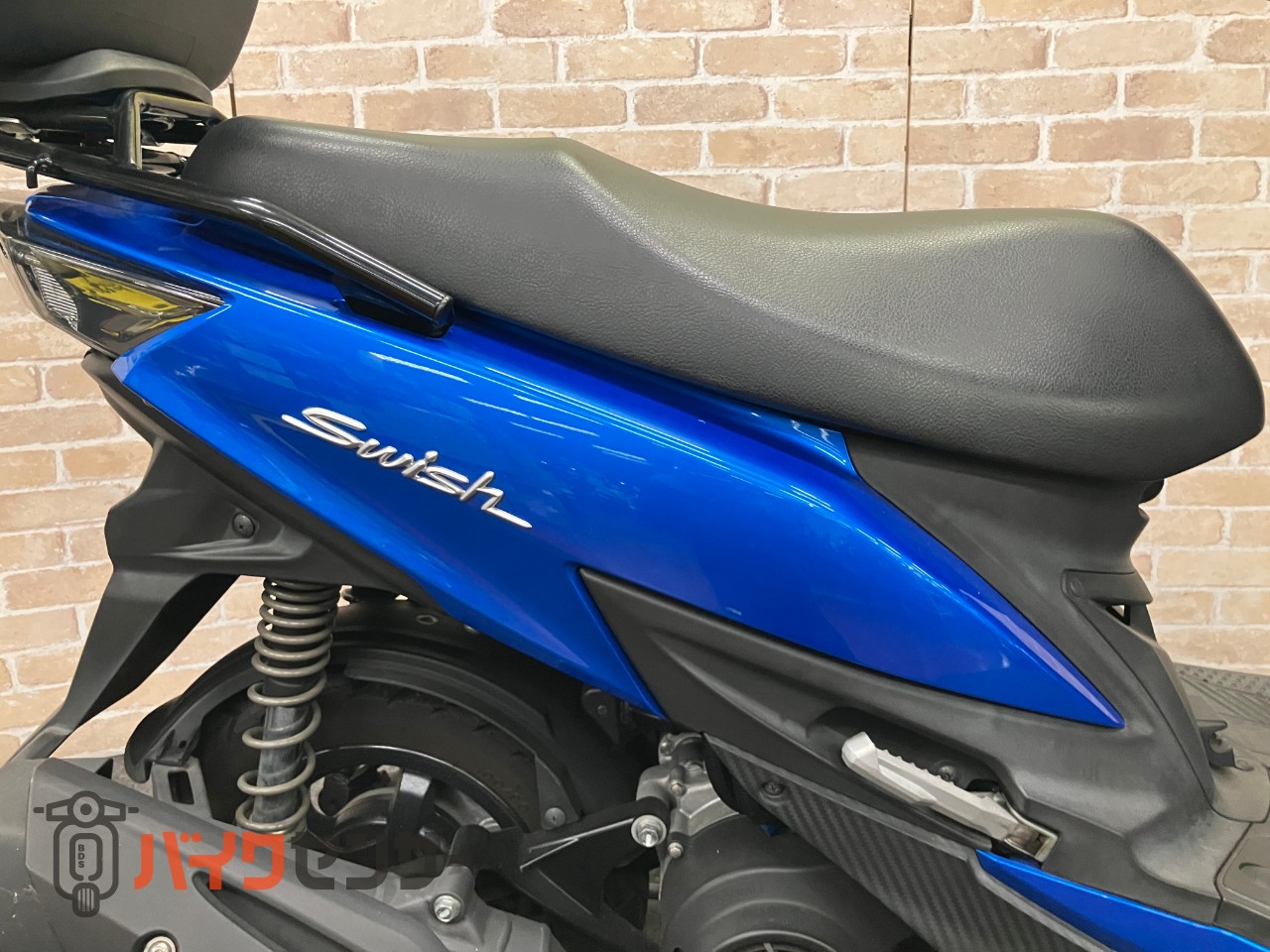 スウィッシュ ナックルバイザー グリップヒーター 大型スクリーン SHADリアボックス33L_14