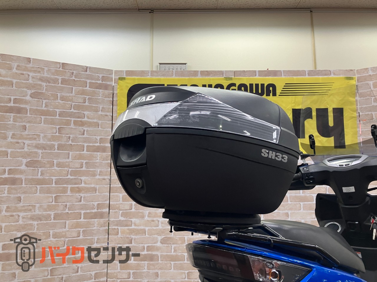 スウィッシュ ナックルバイザー グリップヒーター 大型スクリーン SHADリアボックス33L_17