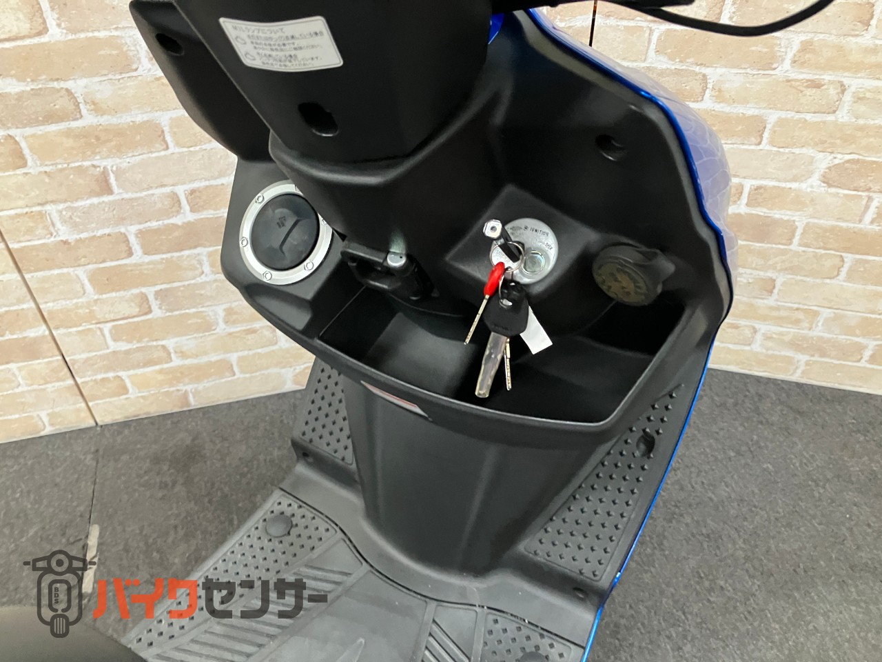 スウィッシュ ナックルバイザー グリップヒーター 大型スクリーン SHADリアボックス33L_19