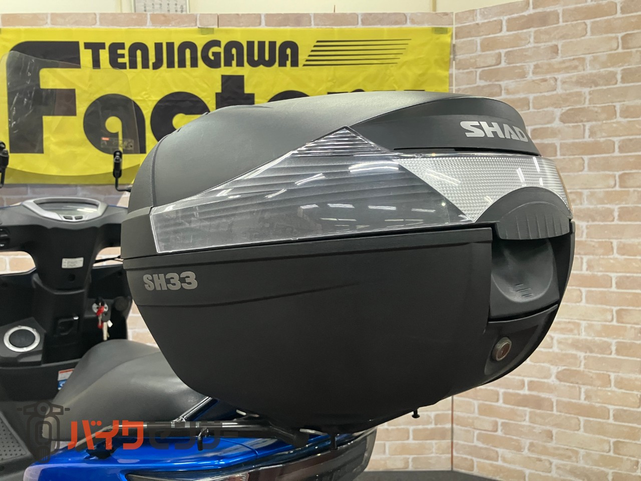 スウィッシュ ナックルバイザー グリップヒーター 大型スクリーン SHADリアボックス33L_20