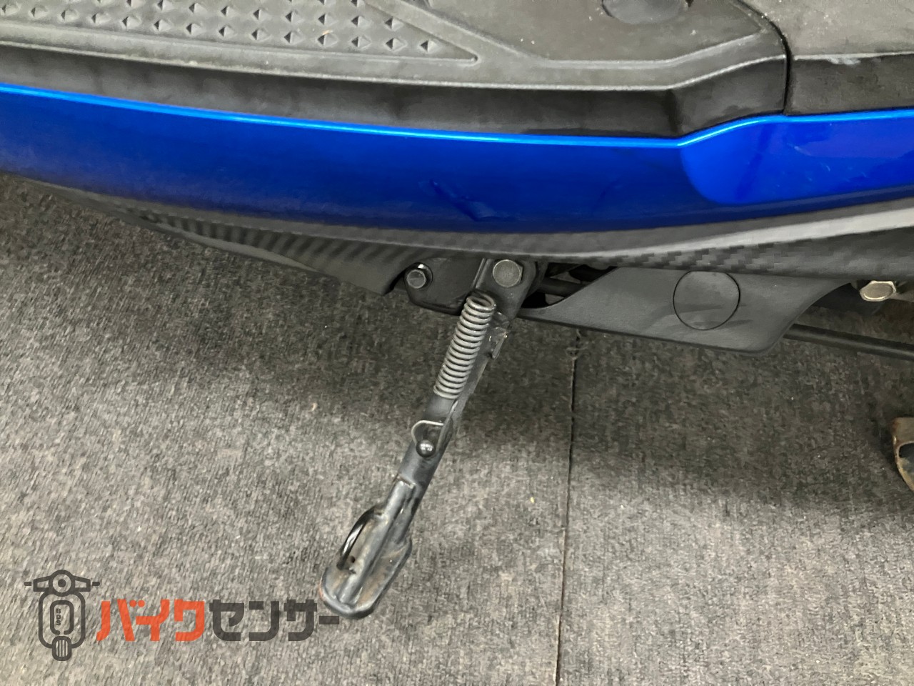 スウィッシュ ナックルバイザー グリップヒーター 大型スクリーン SHADリアボックス33L_30