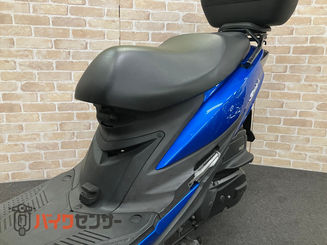 スウィッシュ ナックルバイザー グリップヒーター 大型スクリーン SHADリアボックス33L_35