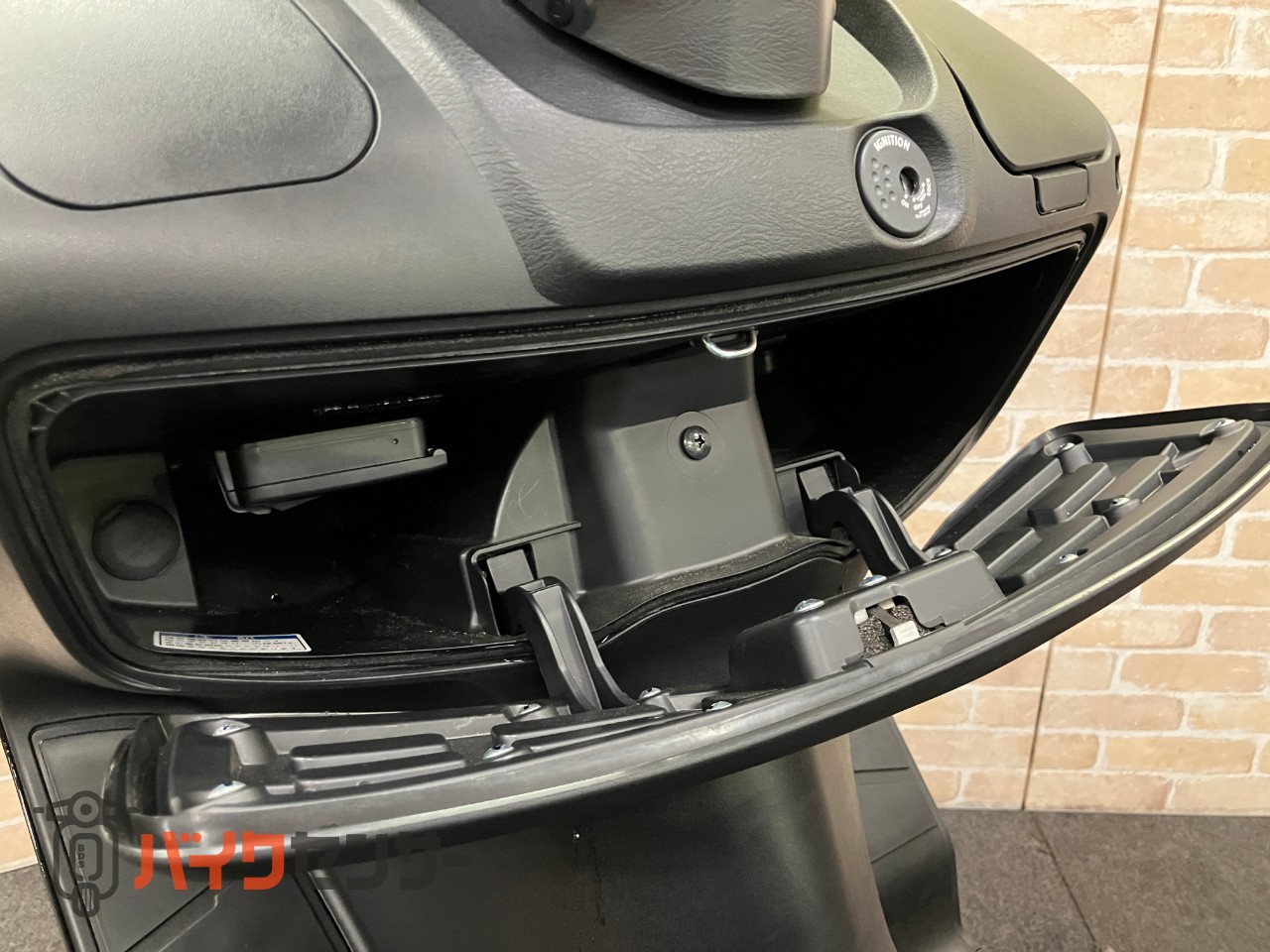 バーグマン200 ABS 最終M1モデル バックレスト グリップヒーター マウントバー_13