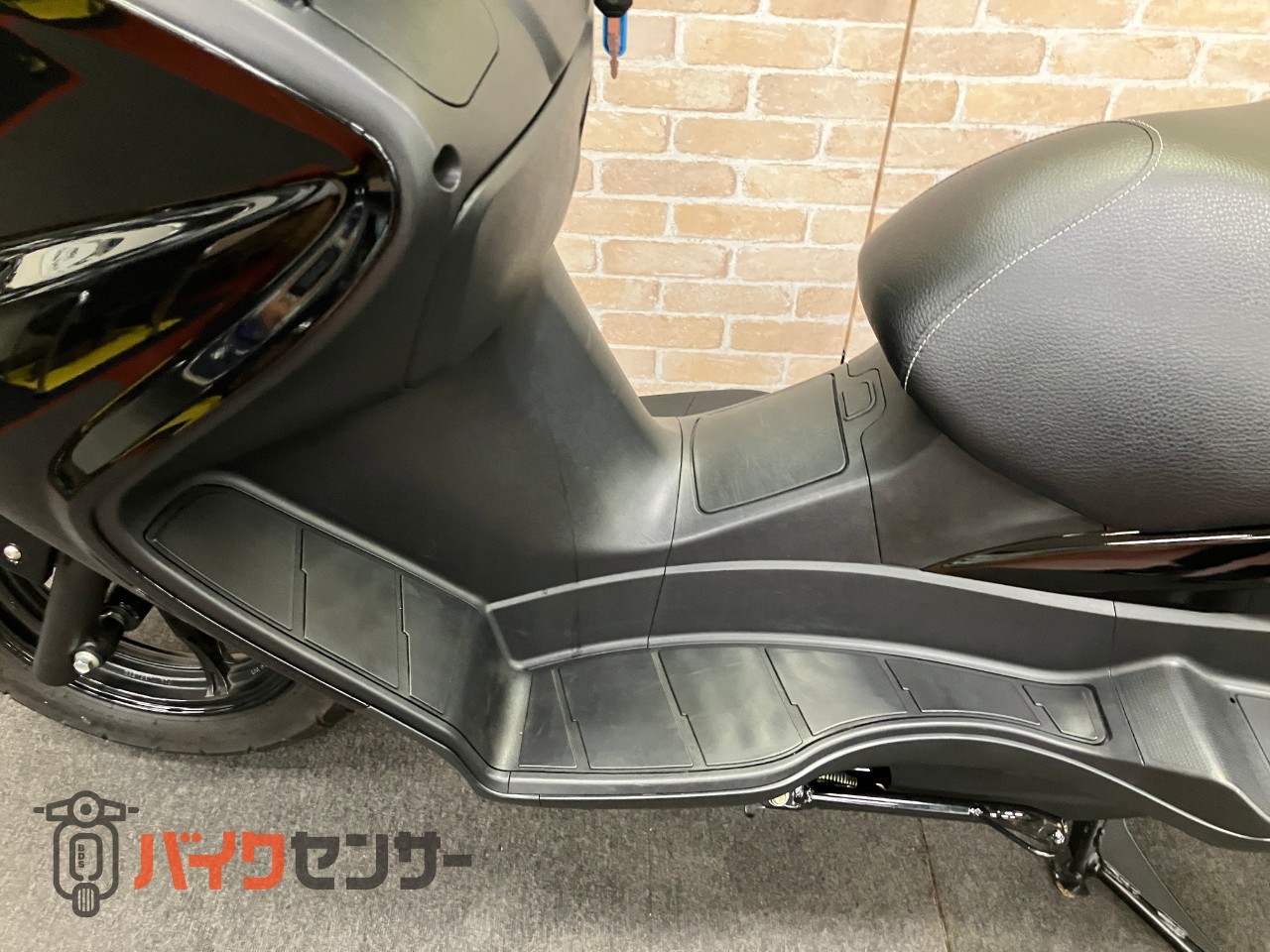 バーグマン200 ABS 最終M1モデル バックレスト グリップヒーター マウントバー_18