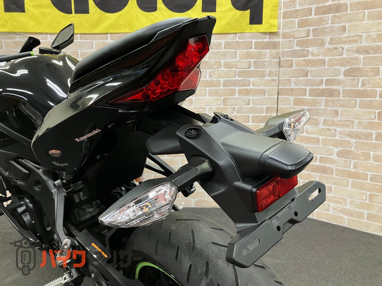 NINJA ZX-25R クイックシフター　ラジエタースクリーン　左右レバー　OVERハンドル_6