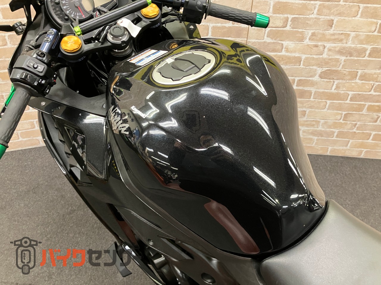 NINJA ZX-25R クイックシフター　ラジエタースクリーン　左右レバー　OVERハンドル_8