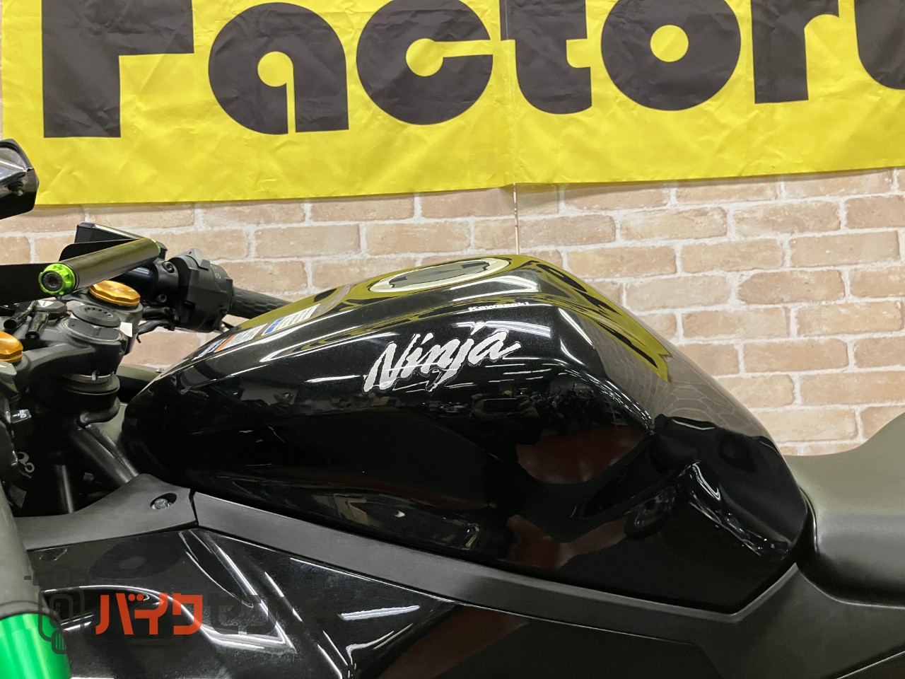 NINJA ZX-25R クイックシフター　ラジエタースクリーン　左右レバー　OVERハンドル_16