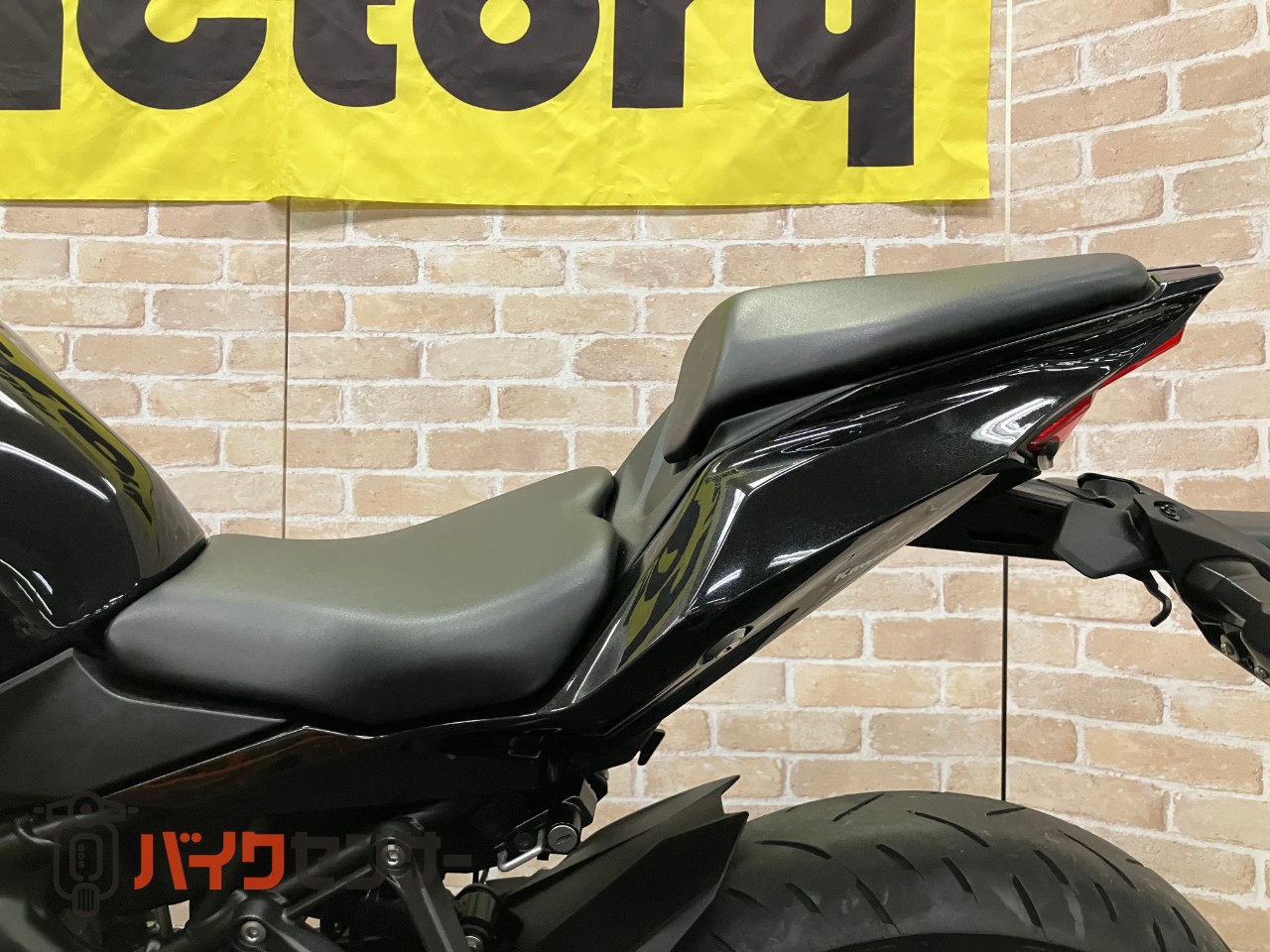 NINJA ZX-25R クイックシフター　ラジエタースクリーン　左右レバー　OVERハンドル_18