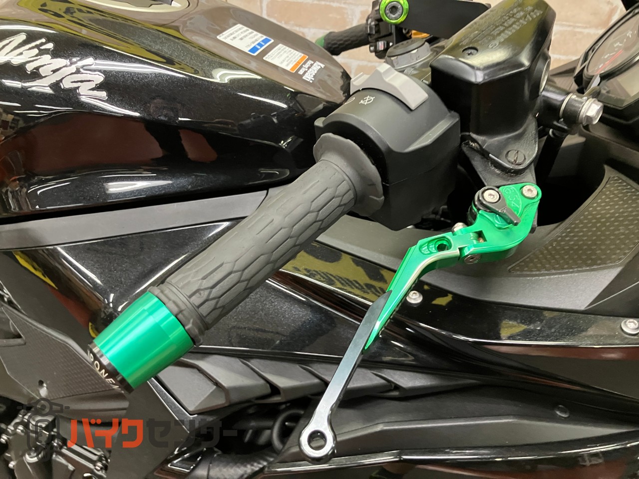 NINJA ZX-25R クイックシフター　ラジエタースクリーン　左右レバー　OVERハンドル_32