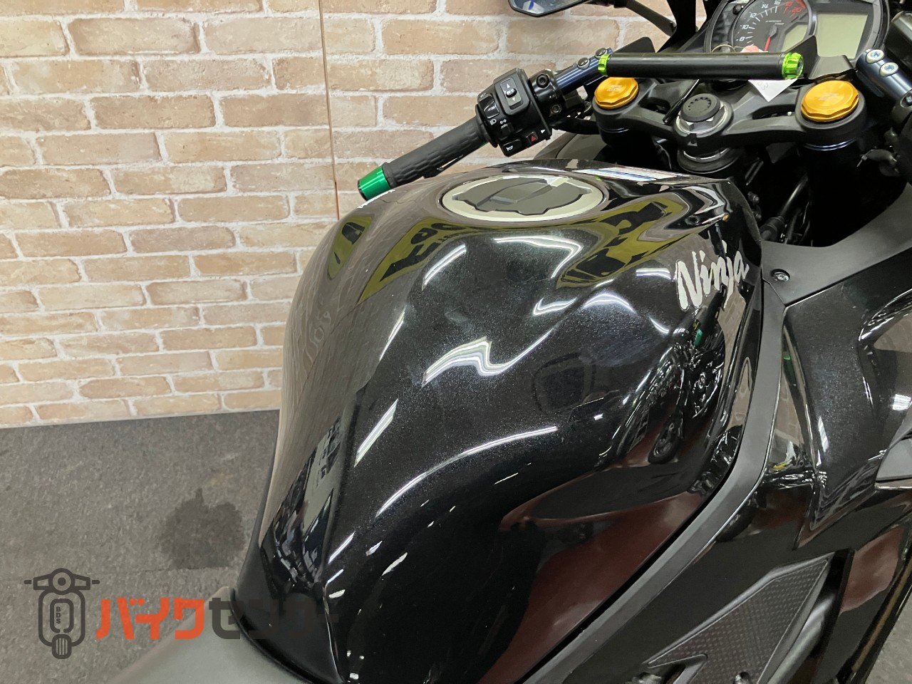 NINJA ZX-25R クイックシフター　ラジエタースクリーン　左右レバー　OVERハンドル_40