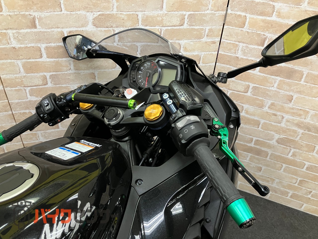 NINJA ZX-25R クイックシフター　ラジエタースクリーン　左右レバー　OVERハンドル_41